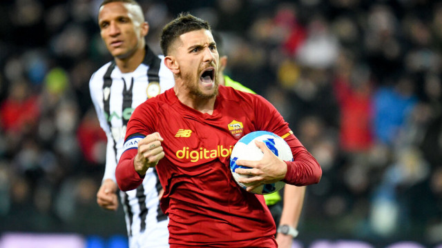 Photo LiveMedia/Ettore Griffoni
Udine, Italy, March 13, 2022, italian soccer Serie A match
Udinese Calcio vs AS Roma
Image shows:
Roma's Lorenzo Pellegrini celebrates after scoring a goal 1-1 on penalty
LiveMedia - World Copyright