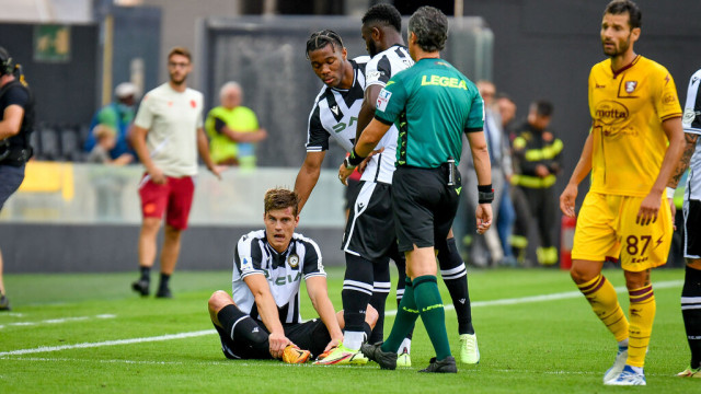 Photo LiveMedia/Ettore Griffoni
Udine, Italy, August 20, 2022, italian soccer Serie A match
Udinese Calcio vs US Salernitana
Image shows:
Udinese's Jaka Bijol injury
LiveMedia - World Copyright