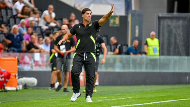 Photo LiveMedia/Ettore Griffoni
Udine, Italy, August 20, 2022, italian soccer Serie A match
Udinese Calcio vs US Salernitana
Image shows:
Udinese's Head Coach Andrea Sottil gestures
LiveMedia - World Copyright sottil