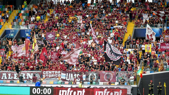 Photo LiveMedia/Ettore Griffoni
Udine, Italy, August 20, 2022, italian soccer Serie A match
Udinese Calcio vs US Salernitana
Image shows:
Salernitana supporters
LiveMedia - World Copyright