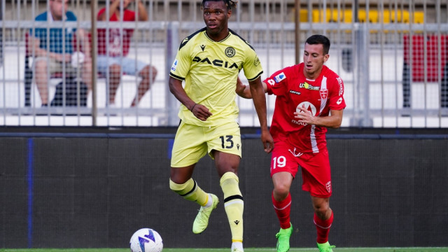 Photo LiveMedia/Luca Rossini
Monza, Italy, August 26, 2022, italian soccer Serie A match
AC Monza vs Udinese Calcio
Image shows:
Destiny Udogie (Udinese Calcio)
LiveMedia - World Copyright