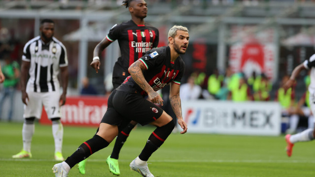 Photo LiveMedia/Fabrizio Carabelli
Milan, Italy, August 13, 2022, italian soccer Serie A match
AC Milan vs Udinese Calcio
Image shows:
Theo Hernandez of AC Milan scores a penalty during the Serie A 2022/23 football match between AC Milan and Udinese Calcio at Giuseppe Meazza Stadium, Milan, Italy on August 13, 2022
LiveMedia - World Copyright