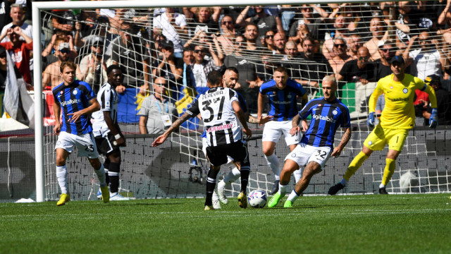 Photo LiveMedia/Alessio Marini
Udine, Italy, September 18, 2022, italian soccer Serie A match
Udinese Calcio vs Inter - FC Internazionale
Image shows:
shoot of Udinese's Roberto Pereyra
LiveMedia - World Copyright