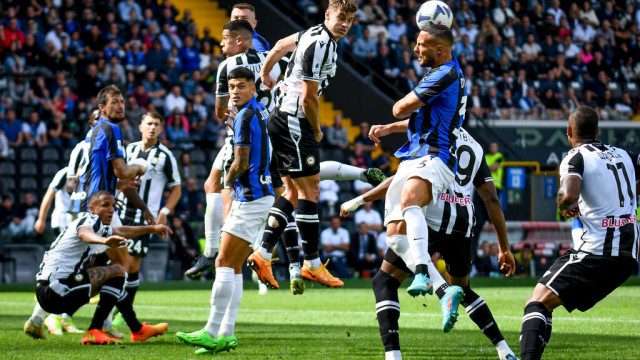 Photo LiveMedia/Ettore Griffoni
Udine, Italy, September 18, 2022, italian soccer Serie A match
Udinese Calcio vs Inter - FC Internazionale
Image shows:
Header of Inter's Roberto Gagliardini
LiveMedia - World Copyright