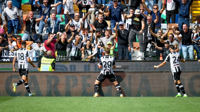 Photo LiveMedia/Ettore Griffoni
Udine, Italy, September 18, 2022, italian soccer Serie A match
Udinese Calcio vs Inter - FC Internazionale
Image shows:
Udinese's Jaka Bijol celebrates after scoring a goal
LiveMedia - World Copyright