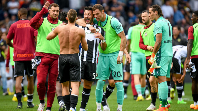 Photo LiveMedia/Ettore Griffoni
Udine, Italy, September 18, 2022, italian soccer Serie A match
Udinese Calcio vs Inter - FC Internazionale
Image shows:
Happiness of Udinese's Tolgay Arslan after winning the match
LiveMedia - World Copyright