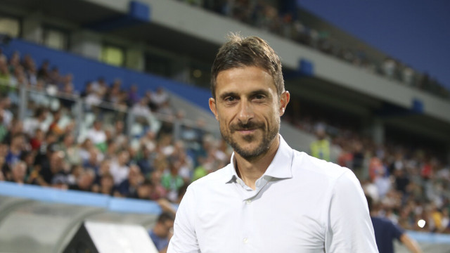 Photo LiveMedia/Davide Casentini
Reggio Emilia, Italy, August 20, 2022, italian soccer Serie A match
US Sassuolo vs US Lecce
Image shows:
Alessio Dionisi Head Coach during US Sassuolo vs US Lecce, 2° Serie A Tim 2022-23 game at Mapei Stadium - Città del Tricol.ore in Reggio Emilia (RE), Italy, on August 20, 2022.
LiveMedia - World Copyright dionisi