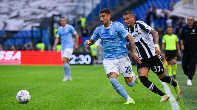 Photo LiveMedia/Fabrizio Corradetti
Rome, Italy, October 16, 2022, italian soccer Serie A match
SS Lazio vs Udinese Calcio
Image shows:
Mattia Zaccagni (SS Lazio) Roberto Pereyra (Udinese Calcio) during the Italian Football Championship League A 2022/2023 match between SS Lazio vs Udinese Calcio at the Olimpic Stadium in Rome on 16 October 2022.
LiveMedia - World Copyright