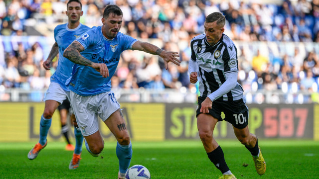 Photo LiveMedia/Fabrizio Corradetti
Rome, Italy, October 16, 2022, italian soccer Serie A match
SS Lazio vs Udinese Calcio
Image shows:
Alessio Romagnoli (SS Lazio) Gerard Deulofeu (Udinese Calcio) during the Italian Football Championship League A 2022/2023 match between SS Lazio vs Udinese Calcio at the Olimpic Stadium in Rome on 16 October 2022.
LiveMedia - World Copyright