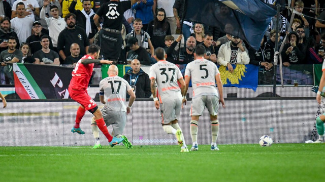 Photo LiveMedia/Ettore Griffoni
Udine, Italy, October 19, 2022, Italian football Coppa Italia match
Udinese Calcio vs AC Monza
Image shows:
Monza's Andrea Petagna scores a goal
LiveMedia - World Copyright