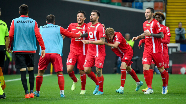 Photo LiveMedia/Ettore Griffoni
Udine, Italy, October 19, 2022, Italian football Coppa Italia match
Udinese Calcio vs AC Monza
Image shows:
Monza's Andrea Petagna celebrates after scoring a goal with teammates
LiveMedia - World Copyright
