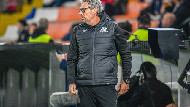 Photo LiveMedia/Cucco Ricucchi
La Spezia, Italy, November 08, 2022, italian soccer Serie A match
Spezia Calcio vs Udinese Calcio
Image shows:
Spezia's Head Coach Luca Gotti
LiveMedia - World Copyright